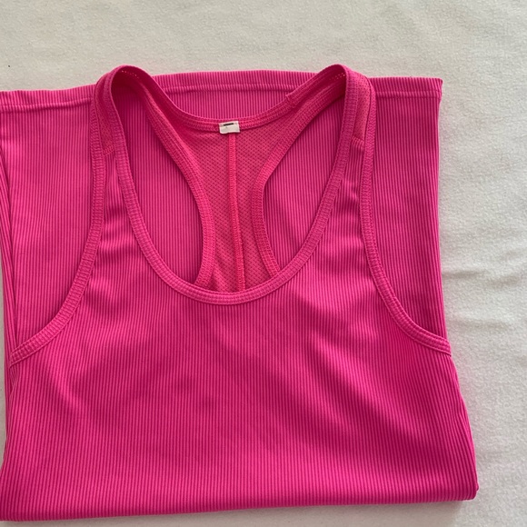 - Under Armour running tank top - Picture 5 of 5